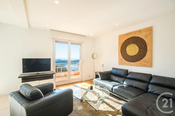 Appartement F4 à vendre  4 pièces - 80,48 m 2   VILLEFRANCHE SUR MER  - 06