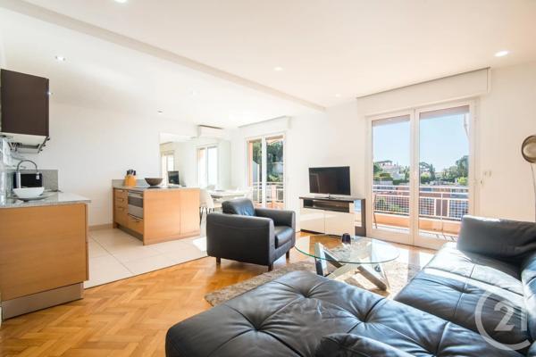 Appartement F4 à vendre  4 pièces - 80,48 m 2   VILLEFRANCHE SUR MER  - 06