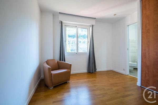 Appartement F4 à vendre  4 pièces - 80,48 m 2   VILLEFRANCHE SUR MER  - 06