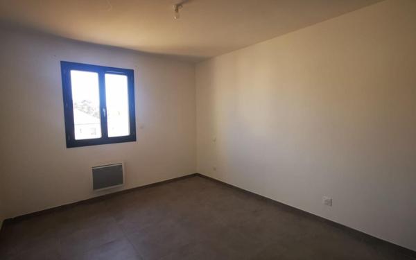 Maison à louer    5 pièces •  Tavel