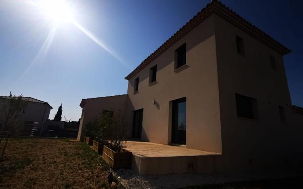 Maison à louer    5 pièces •  Tavel