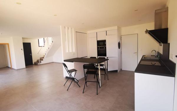 Maison à louer    5 pièces •  Tavel