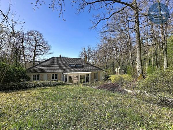 Maison familiale de 162 m² à Le Coudray avec vue dominante et terrain boisé