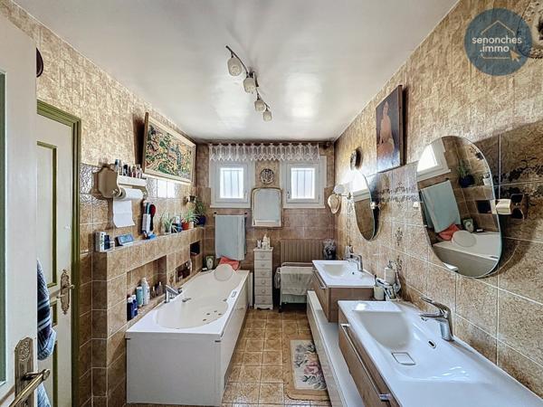 Maison familiale de 162 m² à Le Coudray avec vue dominante et terrain boisé