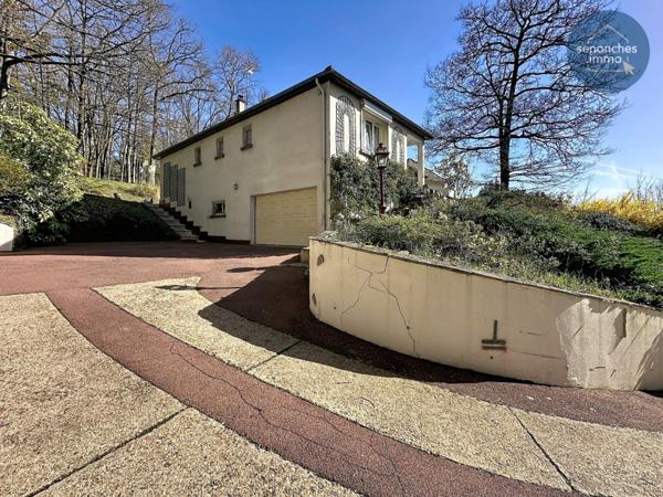 Maison familiale de 162 m² à Le Coudray avec vue dominante et terrain boisé