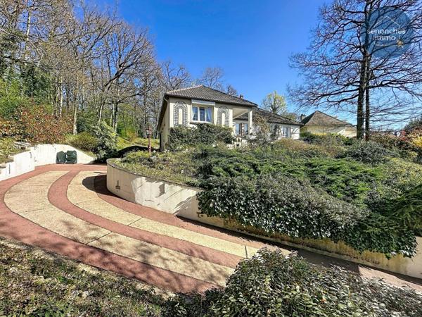 Maison familiale de 162 m² à Le Coudray avec vue dominante et terrain boisé