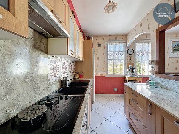 Maison familiale de 162 m² à Le Coudray avec vue dominante et terrain boisé