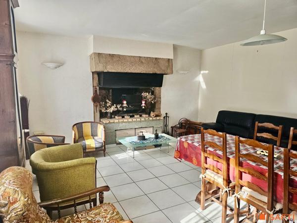 Spacieuse maison de ville en pierre à quelques minutes des plages