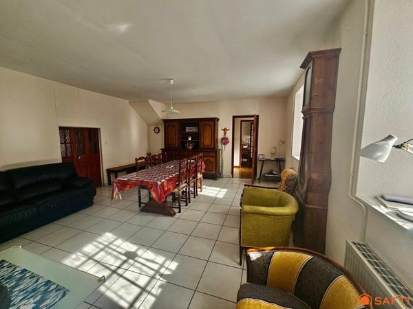 Spacieuse maison de ville en pierre à quelques minutes des plages