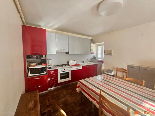 Spacieuse maison de ville en pierre à quelques minutes des plages