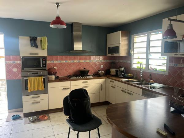 Maison familiale 132 m² – Quartier Français Sainte-Suzanne – 3 chambres – Aucun travaux