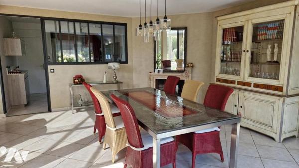 Saint Malo - Paramé - Maison contemporaine (1994) (168.5m²) en très bon état - Jardin arboré (553m²)