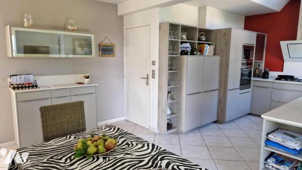 Saint Malo - Paramé - Maison contemporaine (1994) (168.5m²) en très bon état - Jardin arboré (553m²)