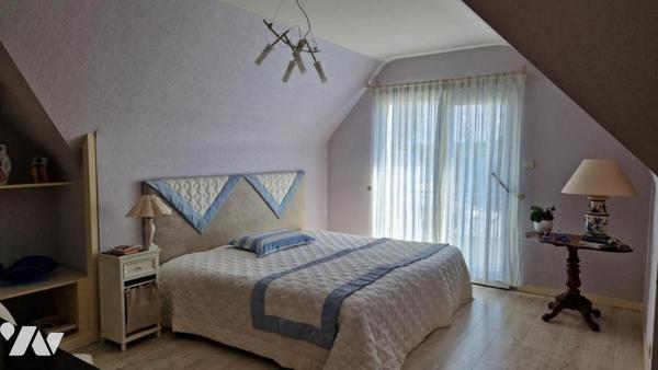 Saint Malo - Paramé - Maison contemporaine (1994) (168.5m²) en très bon état - Jardin arboré (553m²)