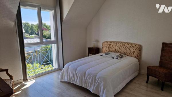 Saint Malo - Paramé - Maison contemporaine (1994) (168.5m²) en très bon état - Jardin arboré (553m²)