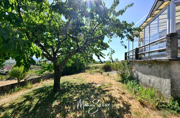 LENTILLY - Petite maison sur grand terrain avec vue