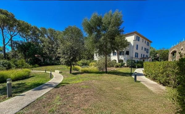 APPARTEMENT 3 PIECES TERRASSE 1 BOXE DOUBLE EN SOUS-SOL – PIERRUGUES - MANNES - CANISSONS –