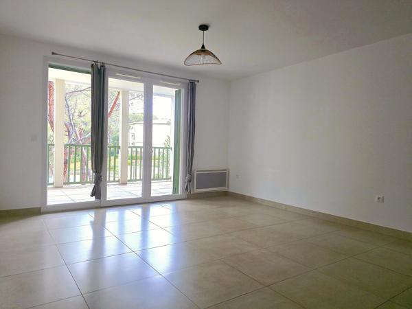 APPARTEMENT 3 PIECES TERRASSE 1 BOXE DOUBLE EN SOUS-SOL – PIERRUGUES - MANNES - CANISSONS –