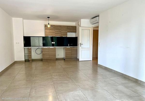 APPARTEMENT 3 PIECES TERRASSE 1 BOXE DOUBLE EN SOUS-SOL – PIERRUGUES - MANNES - CANISSONS –