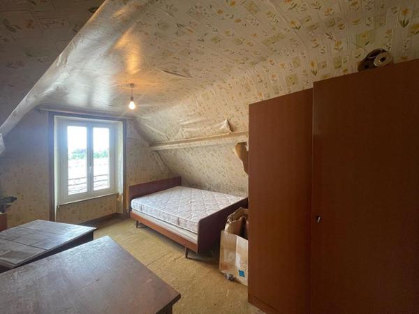 Maison années 30 à rénover avec garage et jardin (quartier Gare Quimper)