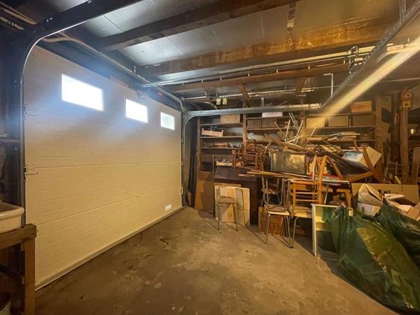 Maison années 30 à rénover avec garage et jardin (quartier Gare Quimper)