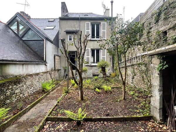 Maison années 30 à rénover avec garage et jardin (quartier Gare Quimper)