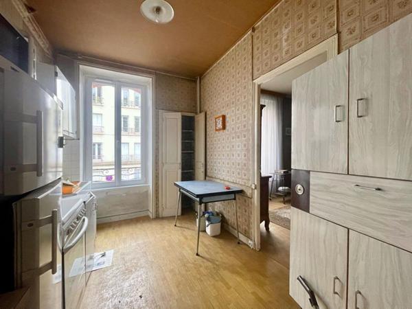 Maison années 30 à rénover avec garage et jardin (quartier Gare Quimper)