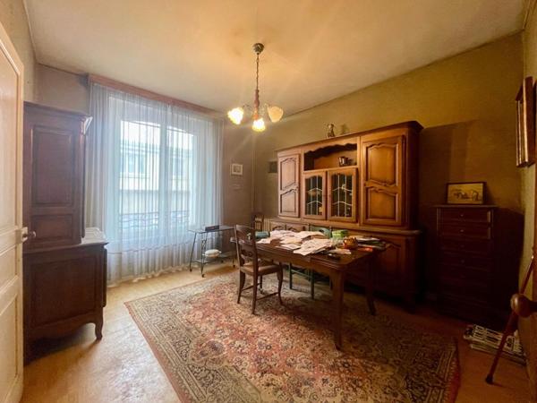 Maison années 30 à rénover avec garage et jardin (quartier Gare Quimper)