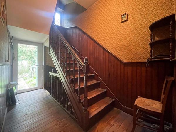 Maison années 30 à rénover avec garage et jardin (quartier Gare Quimper)