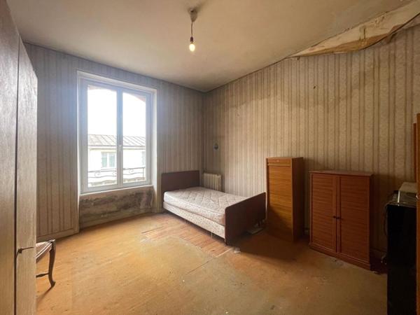 Maison années 30 à rénover avec garage et jardin (quartier Gare Quimper)