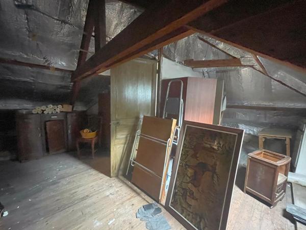 Maison années 30 à rénover avec garage et jardin (quartier Gare Quimper)