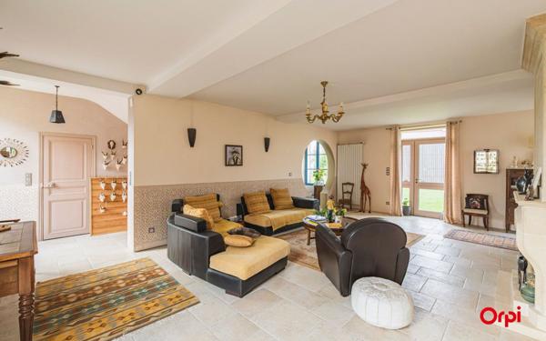 Maison à vendre    6 pièces • 320 m2 Crépy-en-Valois