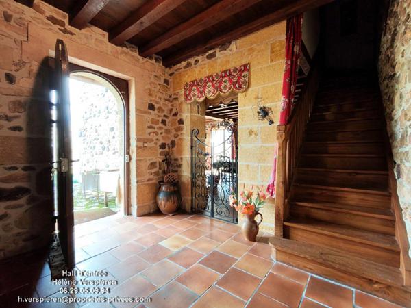 Maison Belves 8 pièce(s) 181 m2 terrain de 9017 m2