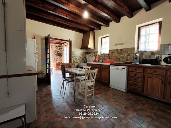 Maison Belves 8 pièce(s) 181 m2 terrain de 9017 m2