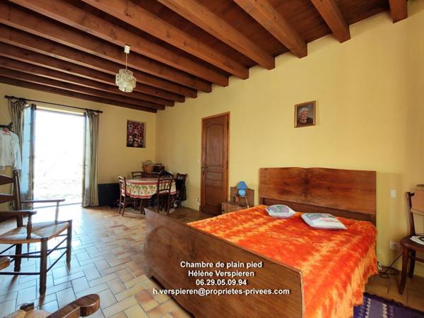 Maison Belves 8 pièce(s) 181 m2 terrain de 9017 m2