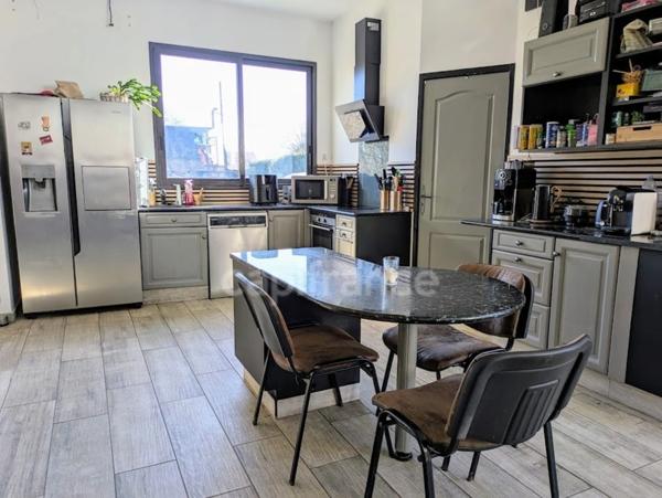 À VENDRE – Maison familiale de 195 m² sur un terrain d'environs 3000 m² proche de ABANCOURT (60)