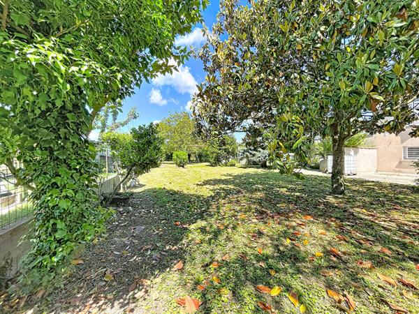 Maison Livron Sur Drome , grand terrain constructible, dependance, pas de nuisance
