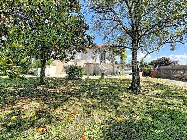 Maison Livron Sur Drome , grand terrain constructible, dependance, pas de nuisance