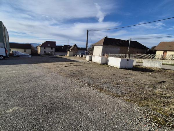 Vente                                                      Terrain
                        
                                         783 m2                     à Bévenais
