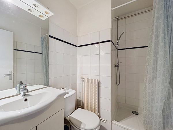 studio meublé Aix Les Bains 1 pièce 25.6 m²  emplacement stratégique au coeur de ville idéal  investisseur ou 1er achat