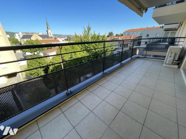 BEAU 3 PIECES AVEC TERRASSE ET GARAGE