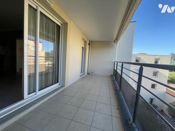 BEAU 3 PIECES AVEC TERRASSE ET GARAGE