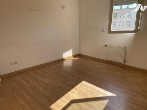 BEAU 3 PIECES AVEC TERRASSE ET GARAGE