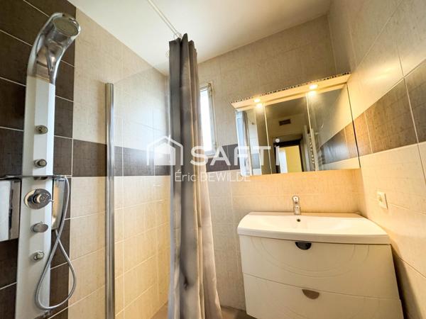 Maison 104 m2 hab, centre, 1700 m2 terrain, RARE à Isigny-le-Buat !