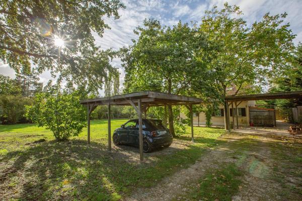 SUPERBE MAISON FAMILIALE -140 M2- 8 500 m2 de Terrain.