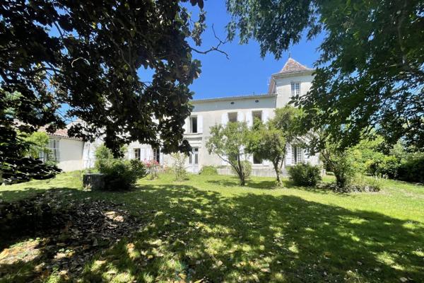 MAGNIFIQUE DOMAINE DU 18EME SUR PLUS DE 8,5 HA AVEC ETANG