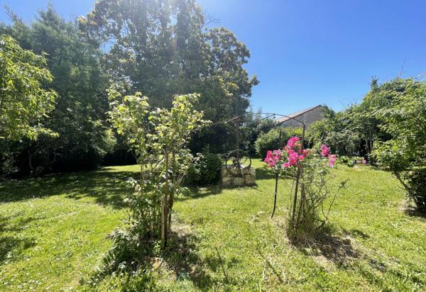 MAGNIFIQUE DOMAINE DU 18EME SUR PLUS DE 8,5 HA AVEC ETANG
