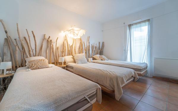 Maison à vendre    7 pièces •  Biscarrosse