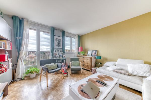GRAND T3 DE 74 M² – LIMITE LYON 5 / TASSIN / POINT DU JOUR