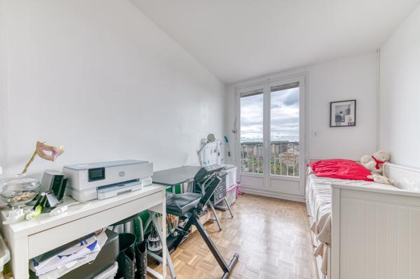 GRAND T3 DE 74 M² – LIMITE LYON 5 / TASSIN / POINT DU JOUR